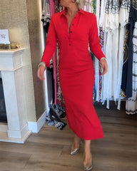 Grethe™ | Elegant ensfarvet kjole med slids