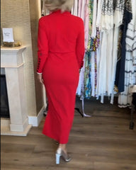 Grethe™ | Elegant ensfarvet kjole med slids